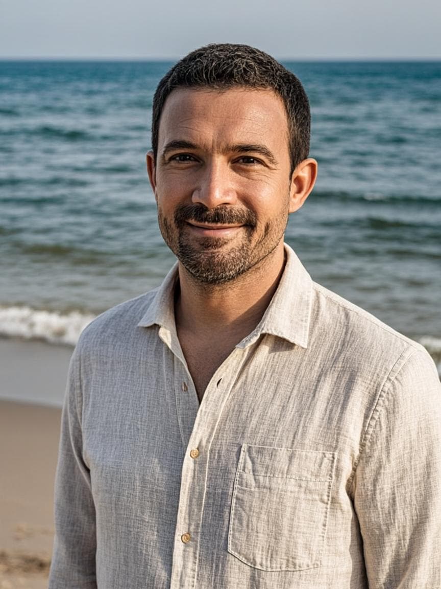 Camilo Andrade, Maestro de Hatha & Restaurativo